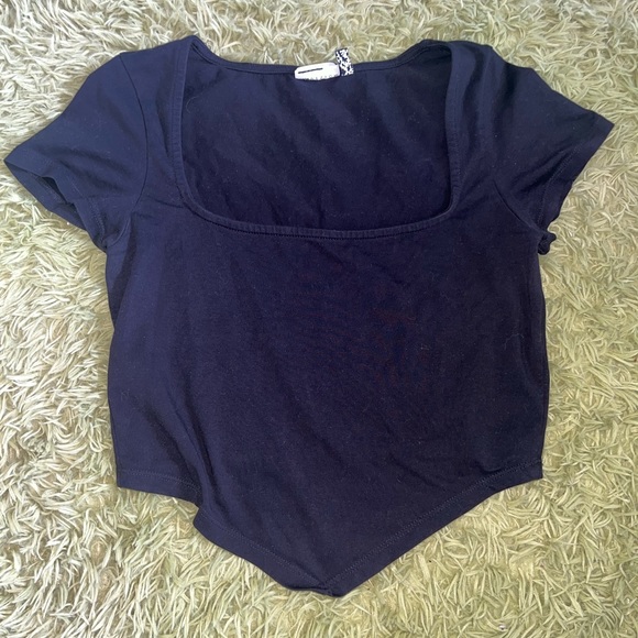 Square neck triangle top - Picture 2 of 3